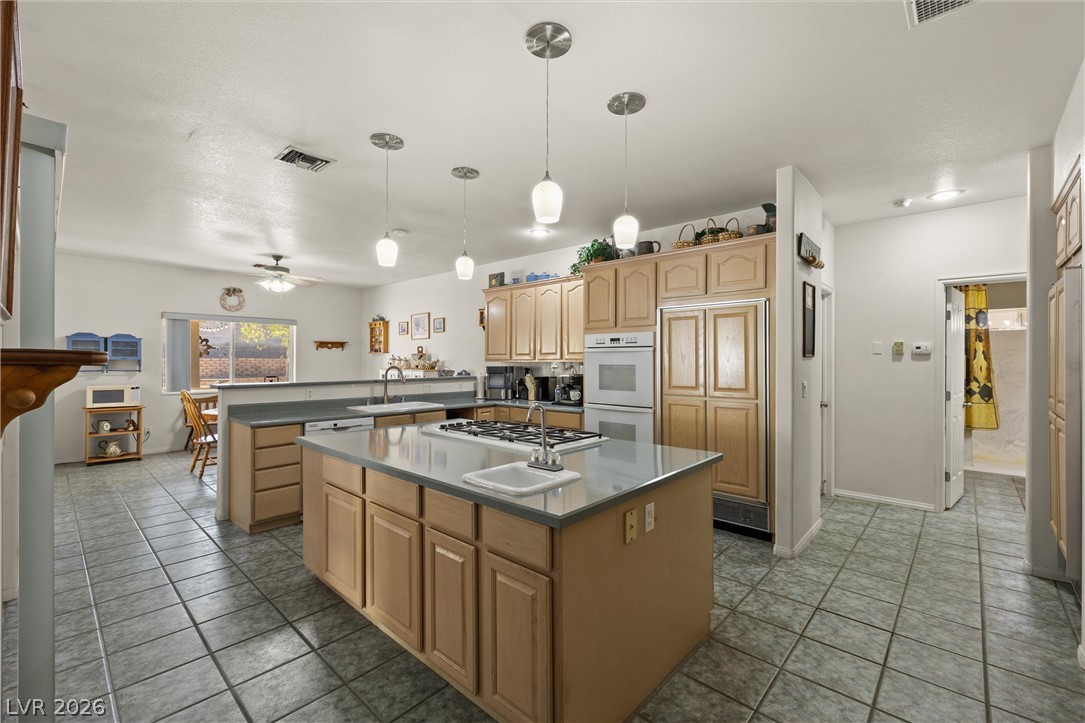 211 West Highland Drive Property Photo 12