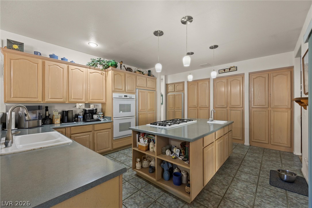 211 West Highland Drive Property Photo 13