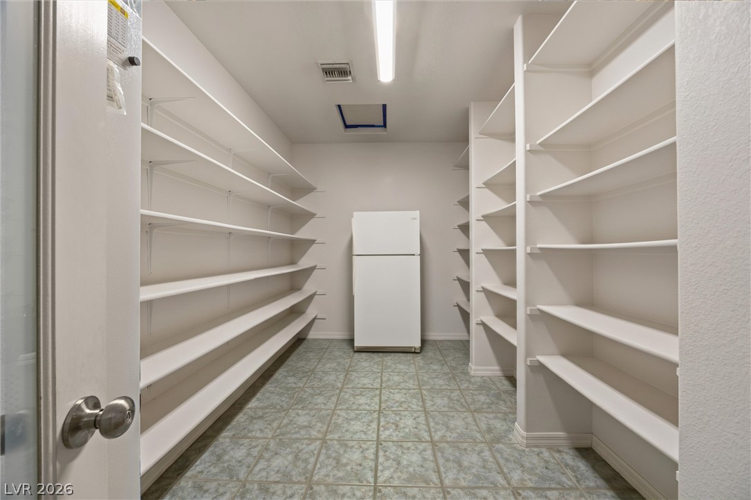 211 West Highland Drive Property Photo 17