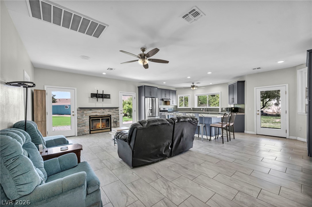 3925 Quadrel Street Property Photo 11