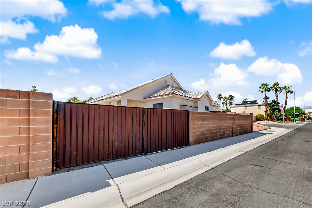 5616 Sligo Street Property Photo 6