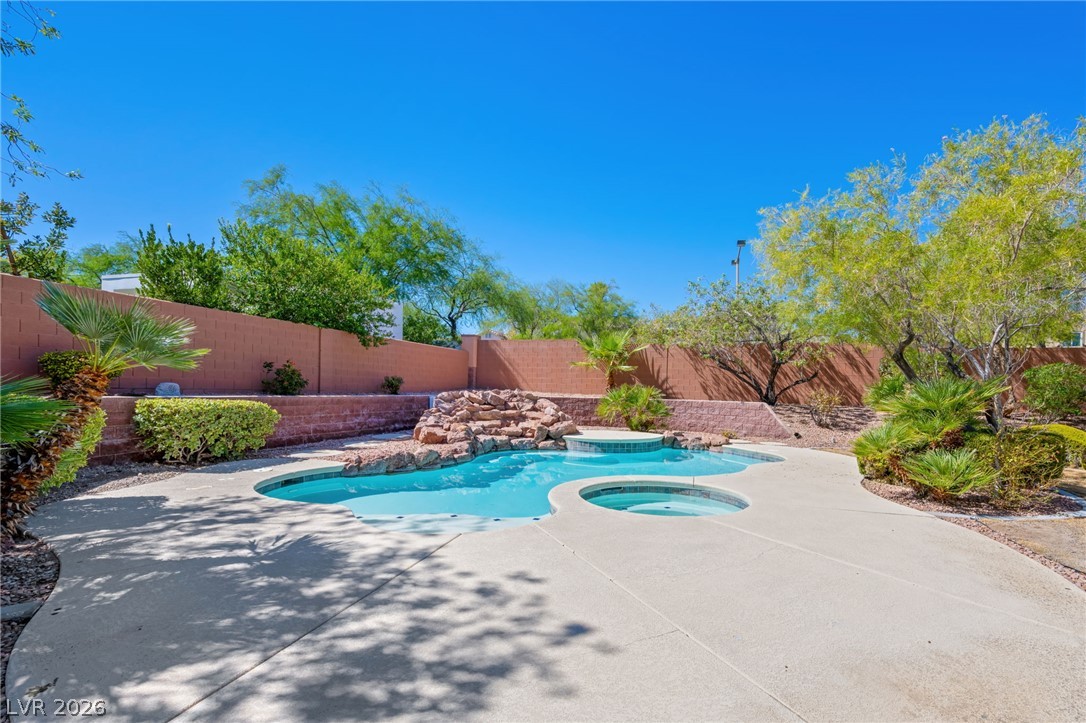 1301 Pine Leaf Drive Property Photo 9