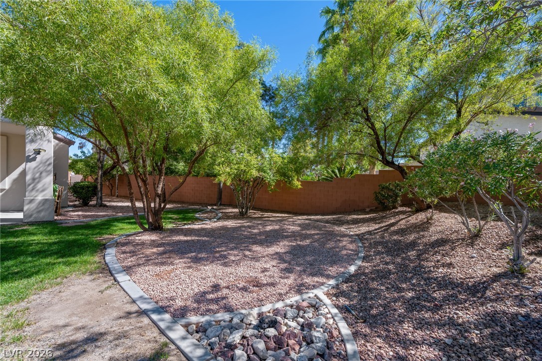 1301 Pine Leaf Drive Property Photo 14