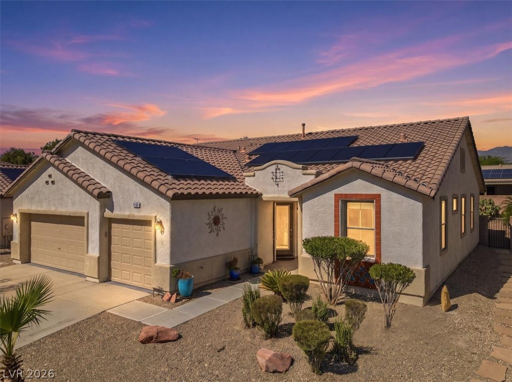 1828 Moonglow Peak Avenue Property Photo 1