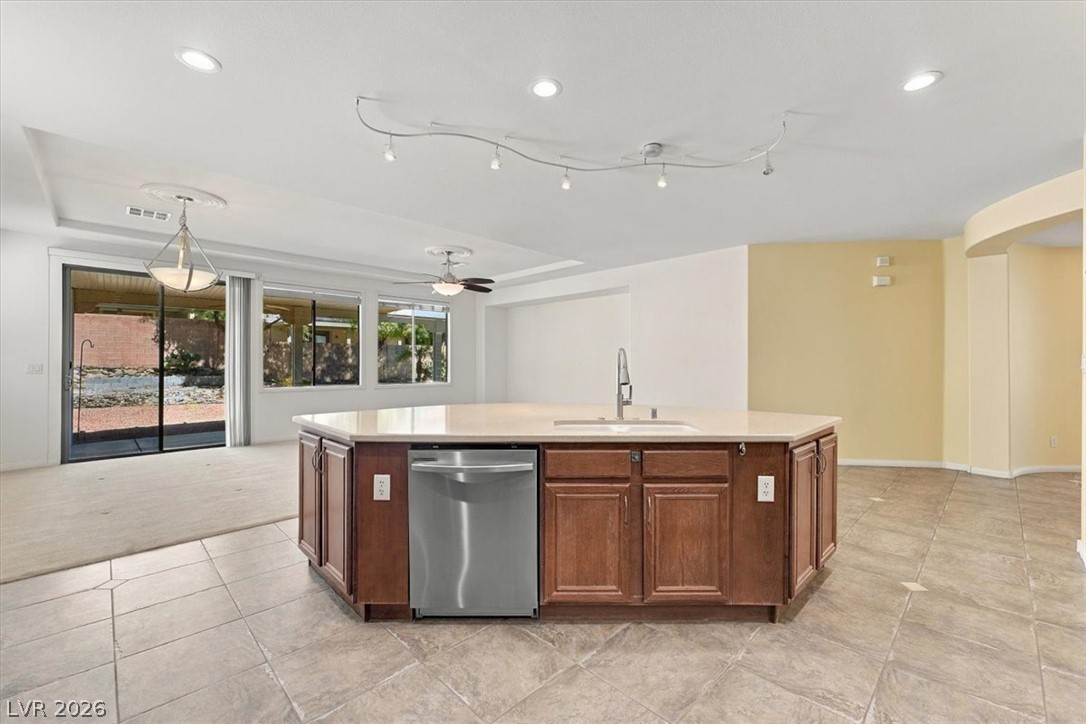 1828 Moonglow Peak Avenue Property Photo 3