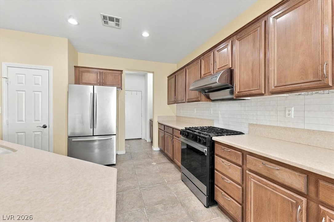 1828 Moonglow Peak Avenue Property Photo 4