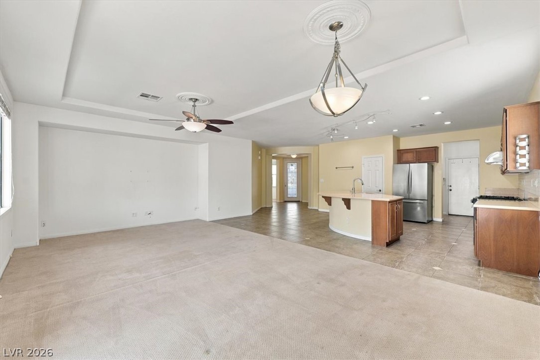 1828 Moonglow Peak Avenue Property Photo 6