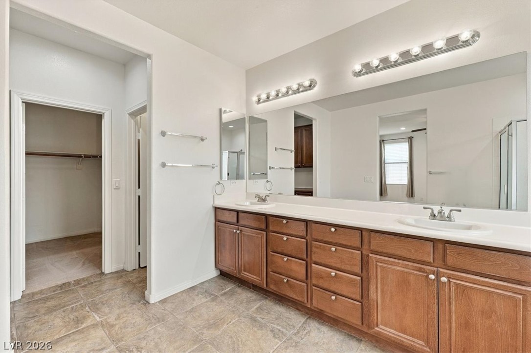 1828 Moonglow Peak Avenue Property Photo 12