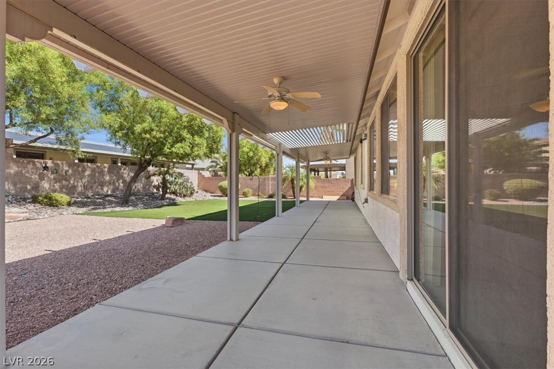 1828 Moonglow Peak Avenue Property Photo 17
