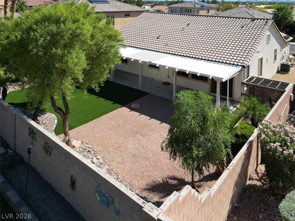 1828 Moonglow Peak Avenue Property Photo 20