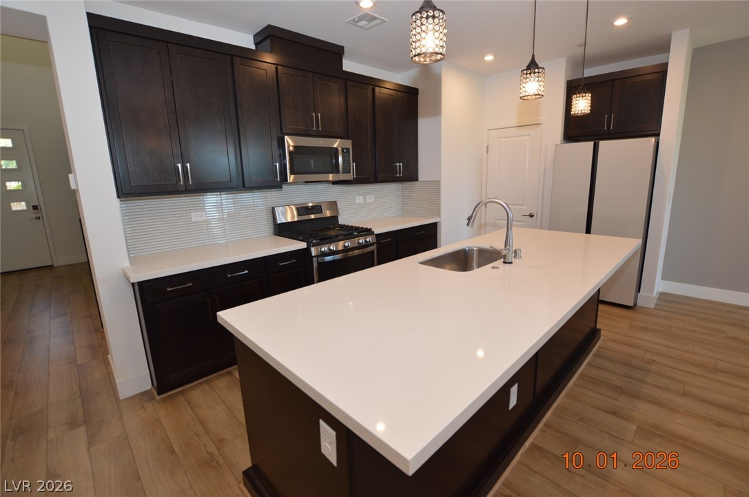 752 Echelon Street Property Photo 4
