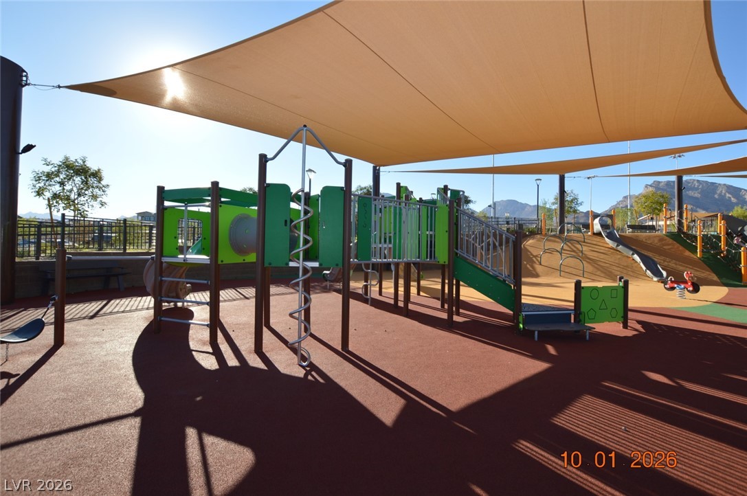 752 Echelon Street Property Photo 23