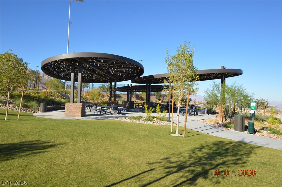 752 Echelon Street Property Photo 25
