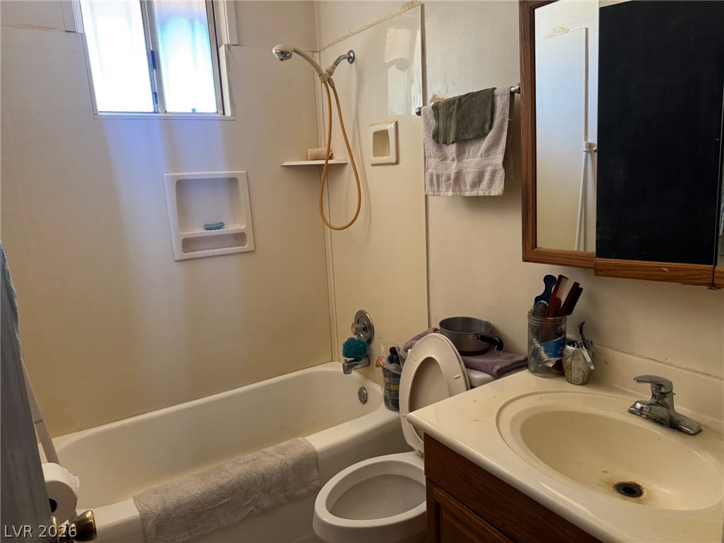1821 Canosa Avenue Property Photo 9