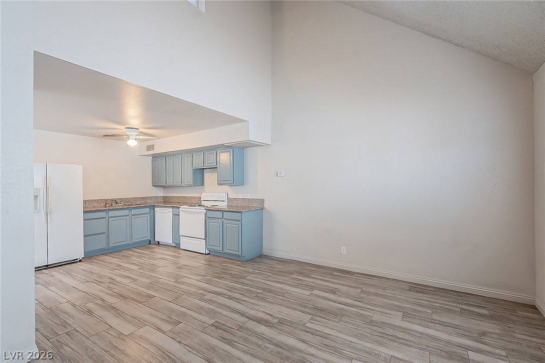 5168 Garden Lane C Property Photo 4