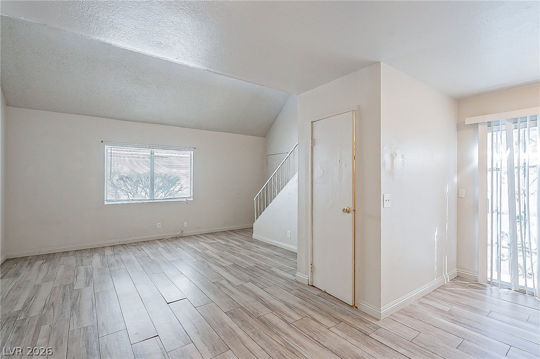 5168 Garden Lane C Property Photo 10
