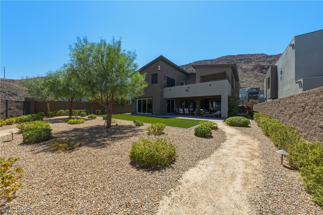 302 Shaded Canyon Drive Property Photo 16