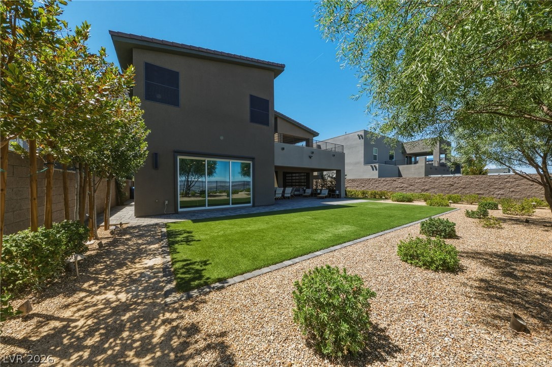 302 Shaded Canyon Drive Property Photo 17