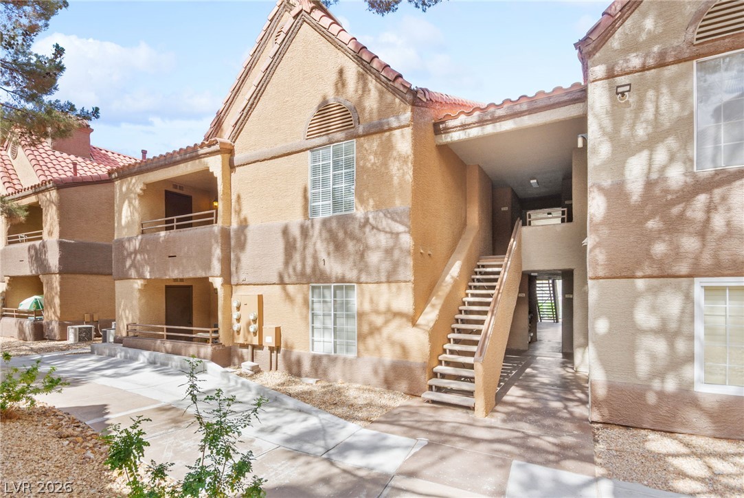 2200 South Fort Apache Road 2156 Property Photo 7