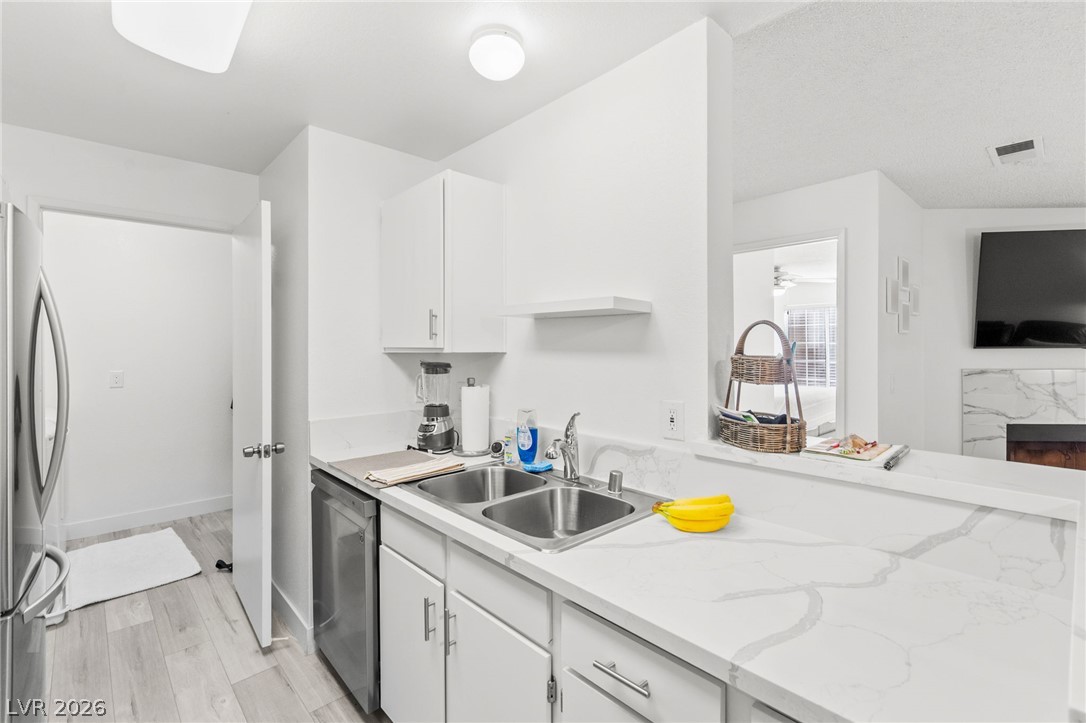 2200 South Fort Apache Road 2156 Property Photo 15