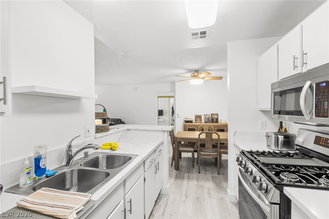 2200 South Fort Apache Road 2156 Property Photo 18
