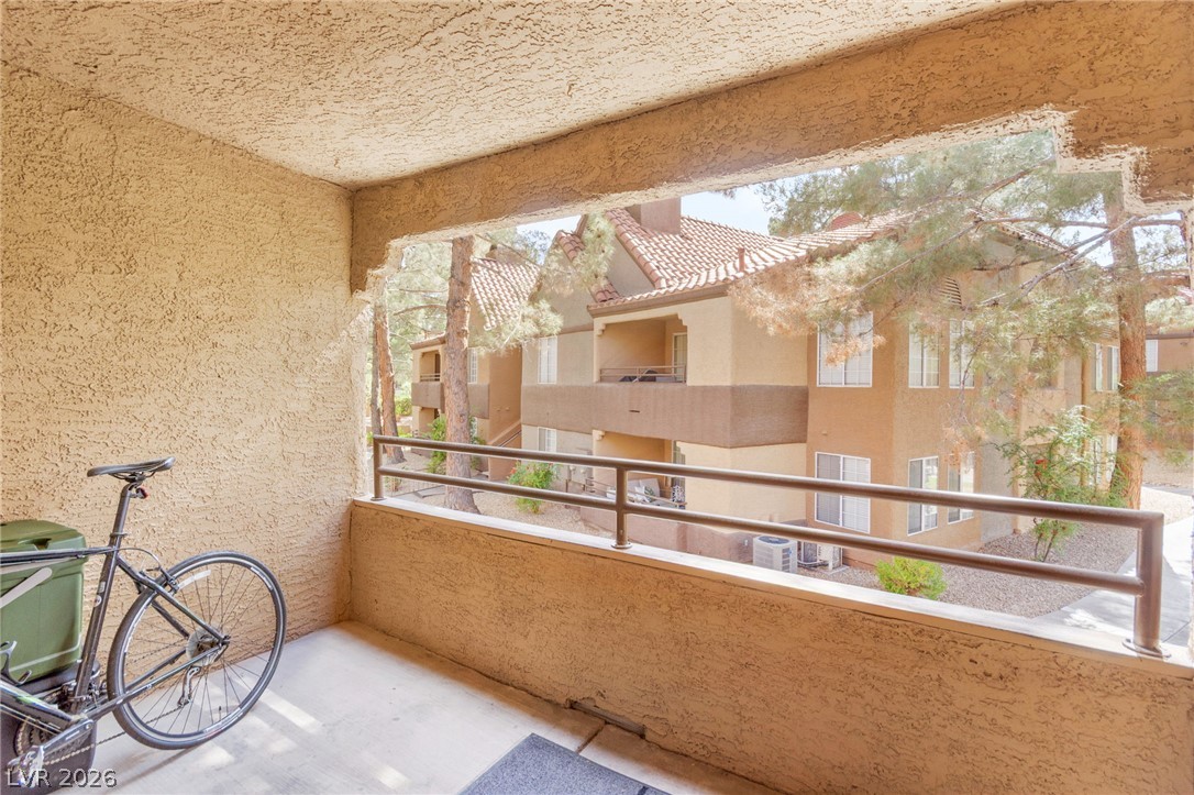 2200 South Fort Apache Road 2156 Property Photo 30