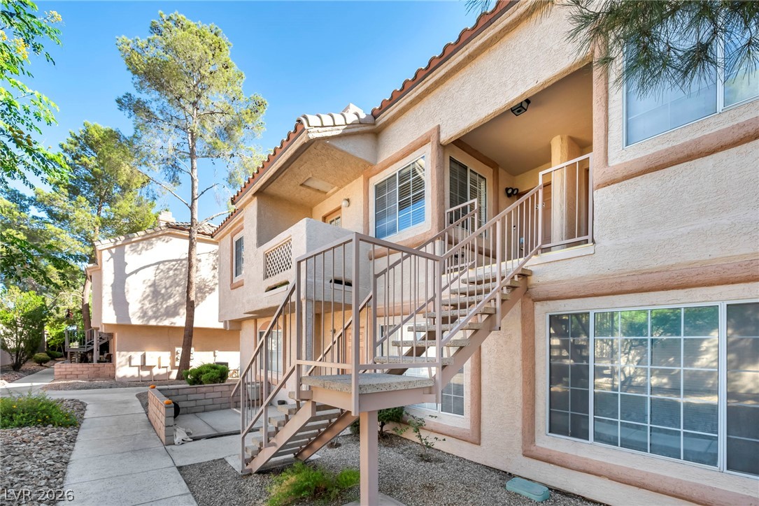 1600 North Torrey Pines Drive 202 Property Photo 1