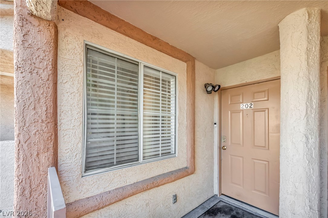 1600 North Torrey Pines Drive 202 Property Photo 2