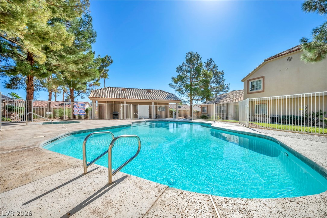 1600 North Torrey Pines Drive 202 Property Photo 19