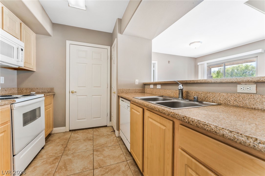 8000 Badura Avenue 2070 Property Photo 8