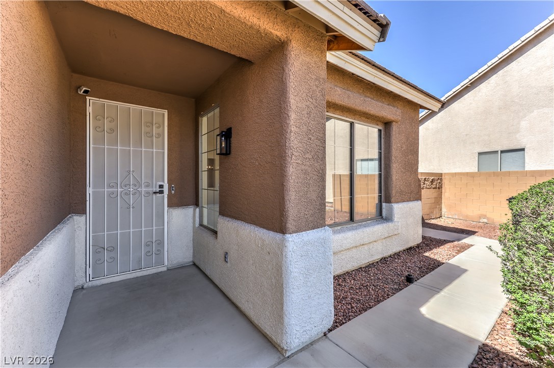 4517 Rockpine Drive Property Photo 4