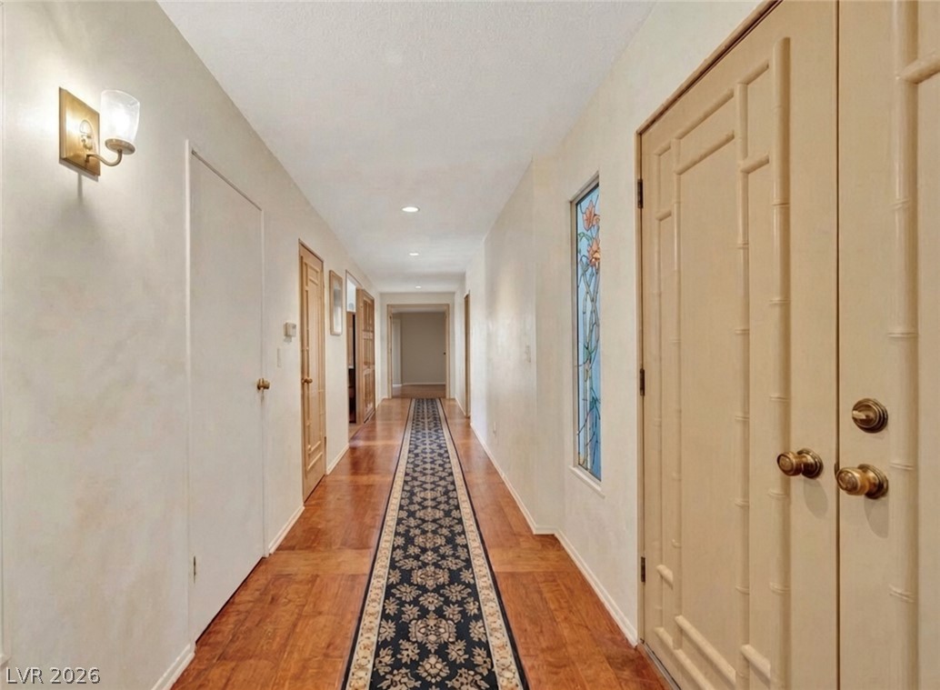 3016 Calle De Laredo Property Photo 3
