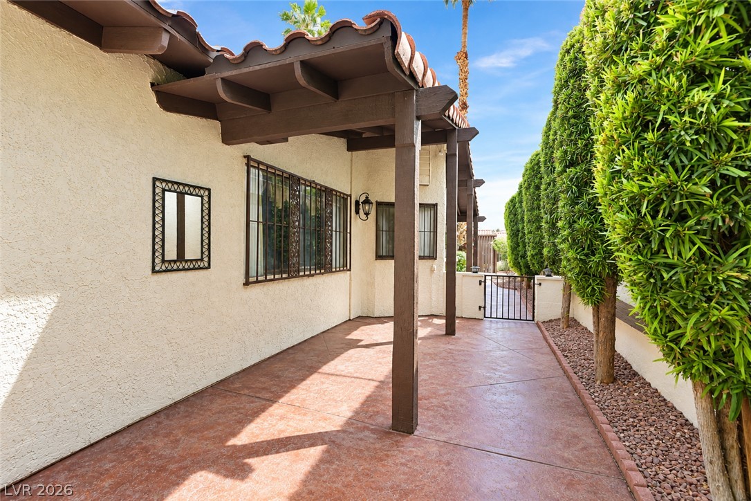 3016 Calle De Laredo Property Photo 8
