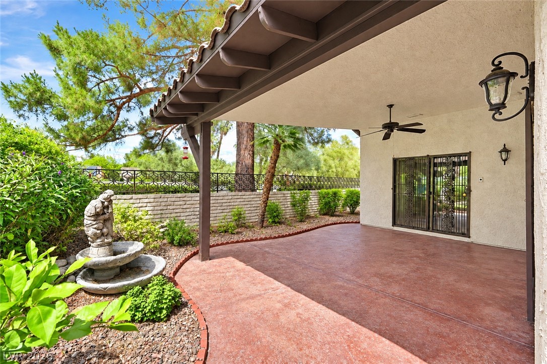 3016 Calle De Laredo Property Photo 9