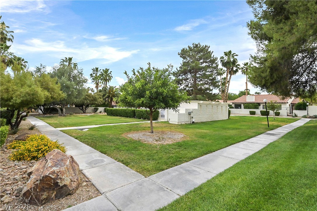 3016 Calle De Laredo Property Photo 10