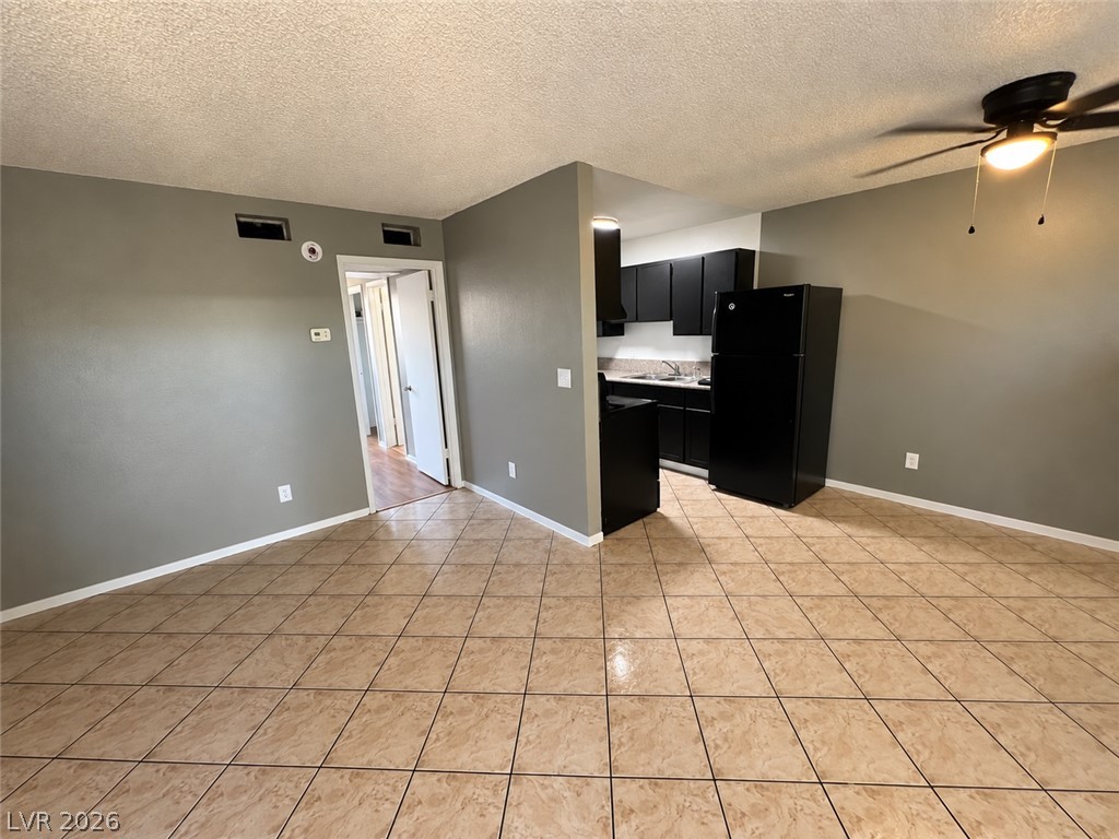 2100 Stewart Avenue B Property Photo 3