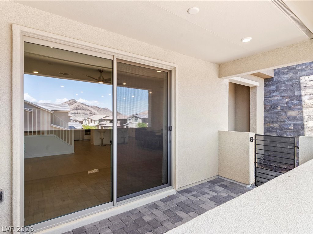 11446 Contour Avenue Property Photo 8