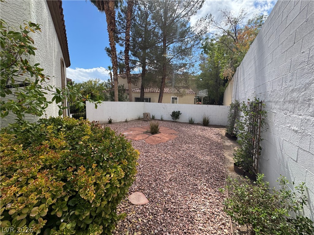 9712 English Saddle Circle Property Photo 14
