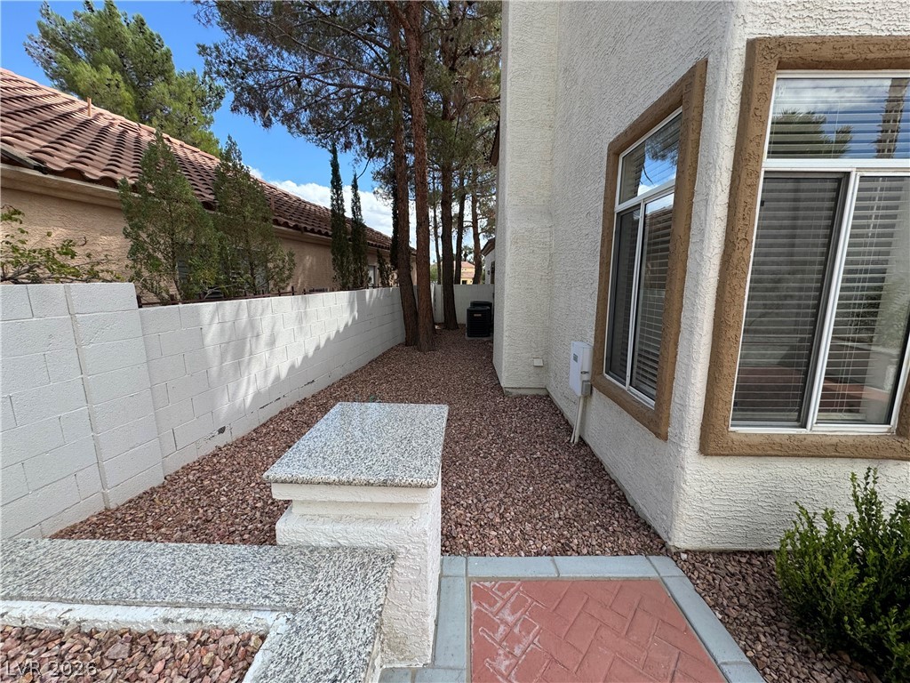 9712 English Saddle Circle Property Photo 17