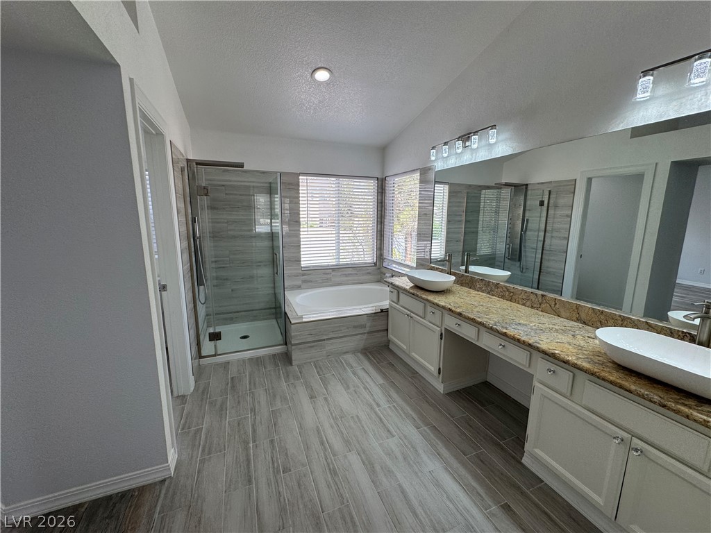9712 English Saddle Circle Property Photo 32