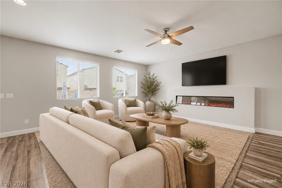 4618 Summer Azure Street Property Photo 4