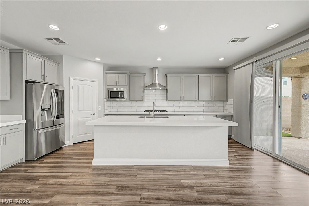 4618 Summer Azure Street Property Photo 9