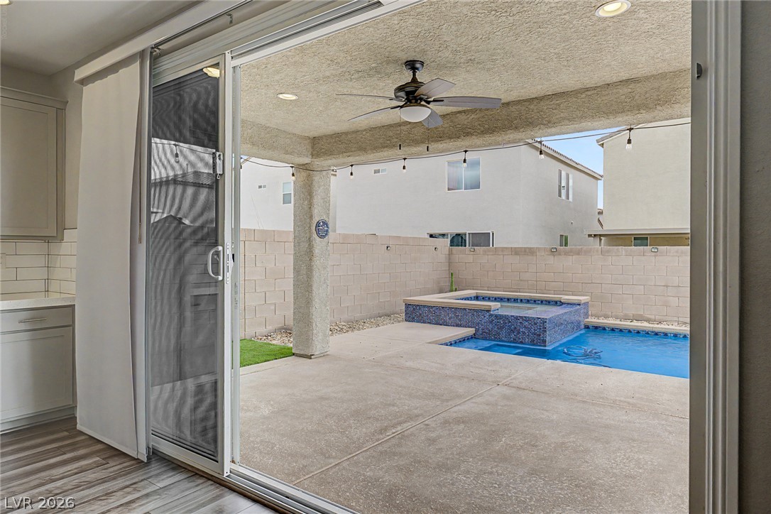 4618 Summer Azure Street Property Photo 28