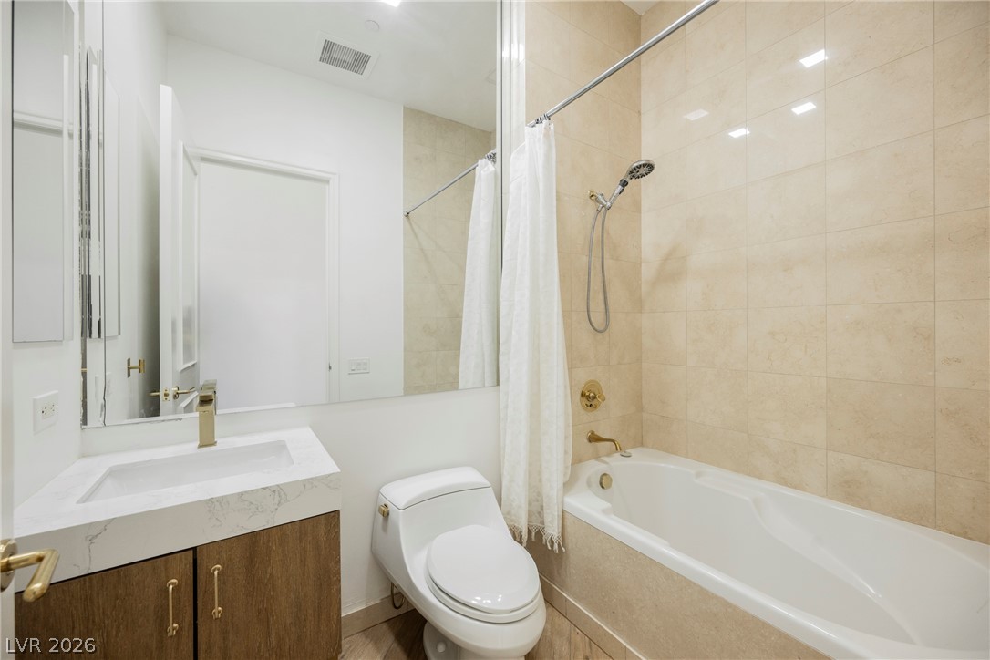 2747 Paradise Road 104 Property Photo 27