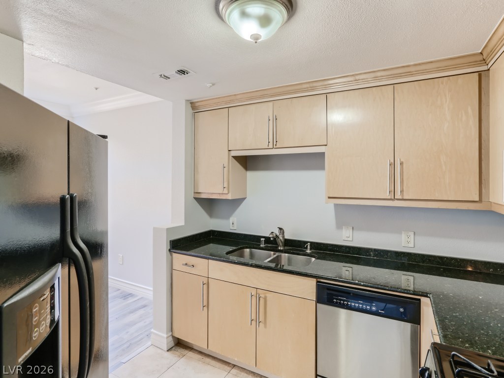 260 East Flamingo Road 220 Property Photo 11