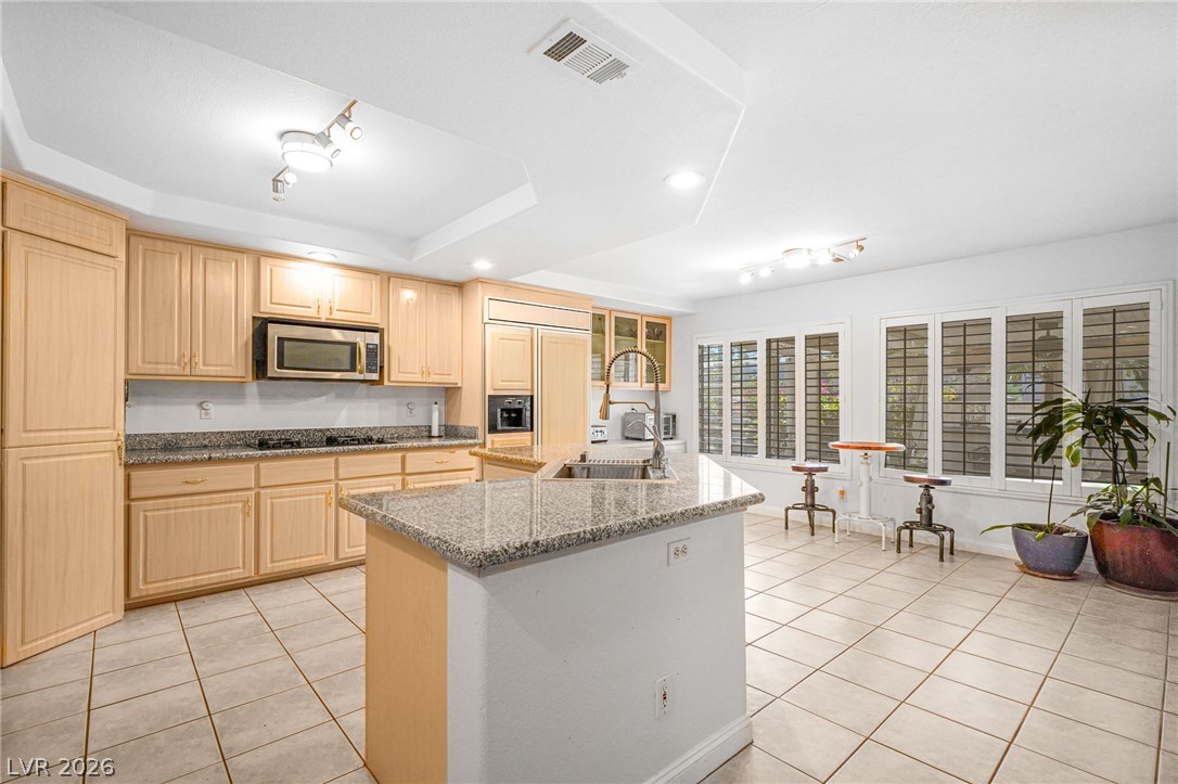8821 Fall Green Avenue Property Photo 6