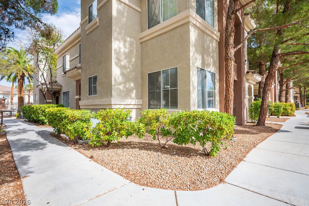 9050 West Warm Springs Road 1128 Property Photo 3