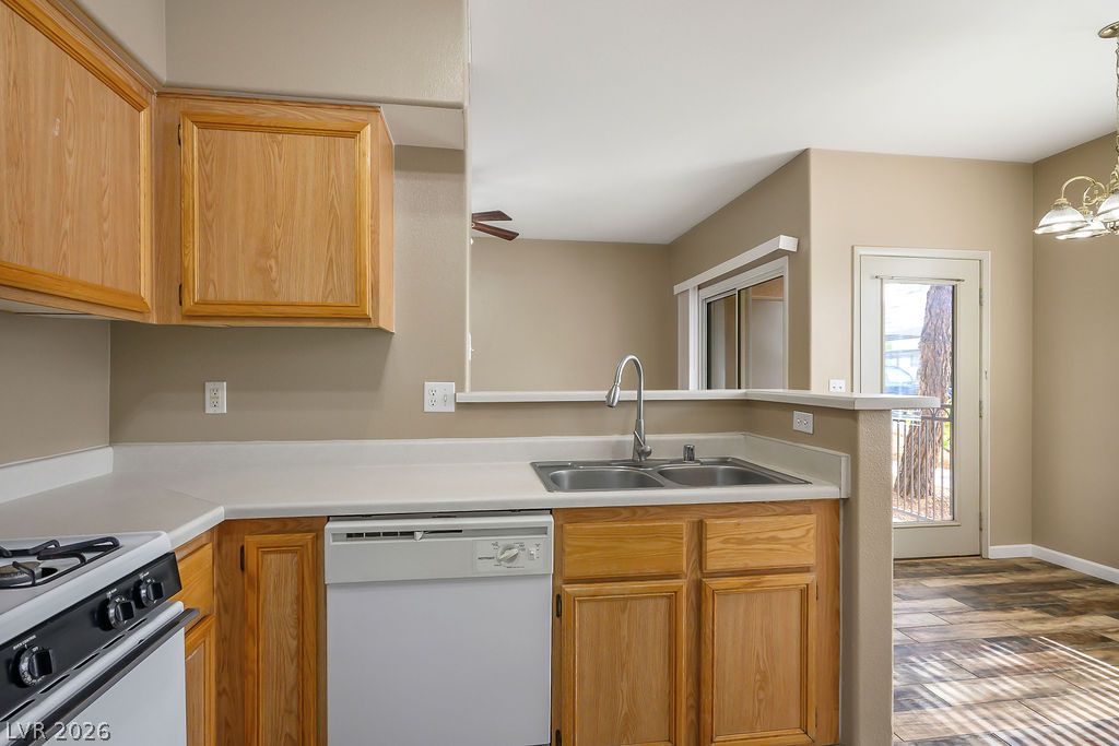 9050 West Warm Springs Road 1128 Property Photo 12