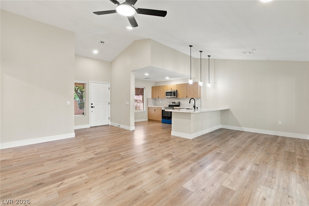 2924 Linkview Drive Property Photo 6