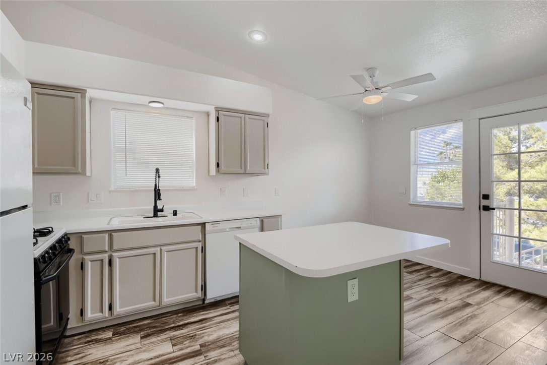 7564 Durham Hall Avenue 201 Property Photo 4